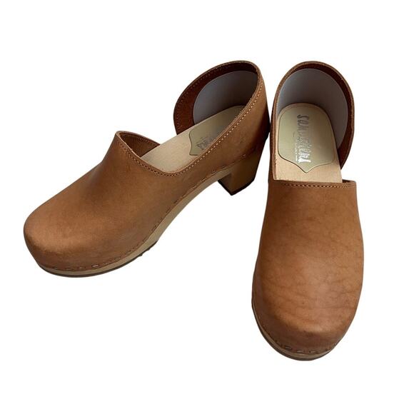 Sandgrens Tan Brett Closed Toe Clogs NWOT Size 37 - Picture 1 of 8
